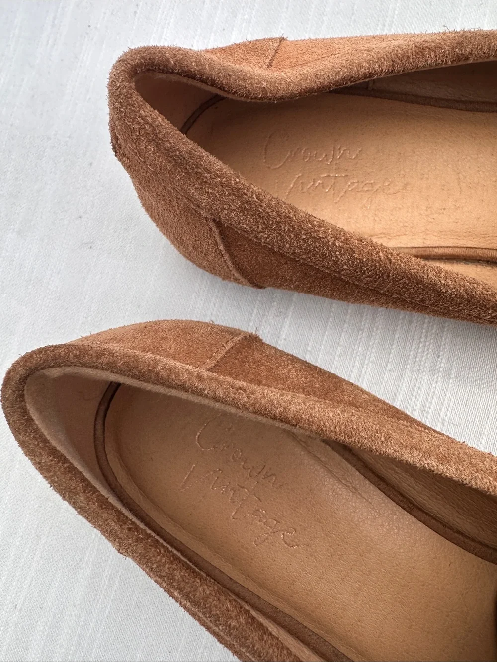Crown Vintage Tan Suede Chain Link Accent Loafers | 7.5